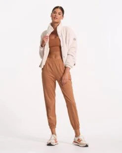 Boyfriend Jogger | Palo Santo Heather -TrendSphere VW457HPS SP23 W ECOMM PANTS FULL 8948 1X1 e3e2ec20 1699 4d0d aa95 dc293ed46f37