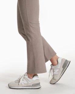 Mid Rise Elevation Slim Bootcut | Walnut Heather -TrendSphere VW487HWA SP23 W ECOMM PANTS 4310 DETAIL 1x1 261d484b 4168 42e1 a375 f9232f99f6b4