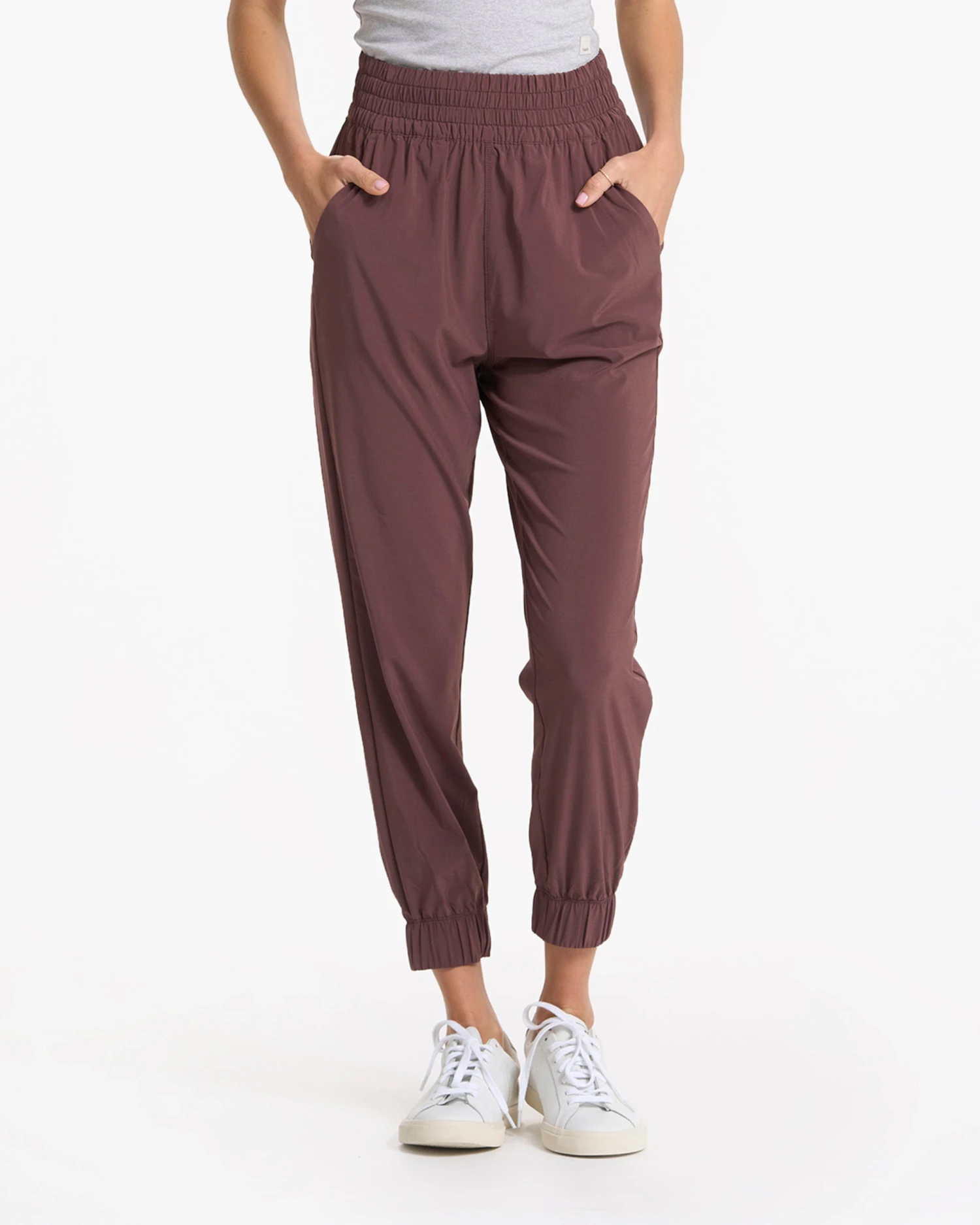 Villa Jogger | Chestnut 3 Villa Jogger | Chestnut